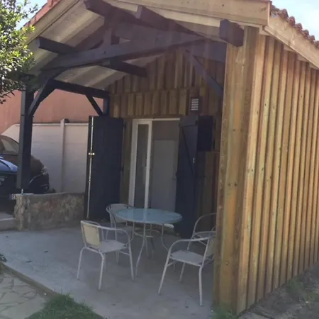2 Maisons A Rue Daisson Holiday home *